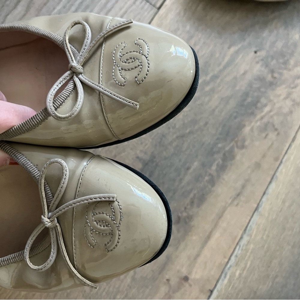 CHANEL Ballerina flats size 37.5 in patent